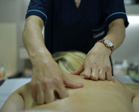 massage-with-hands